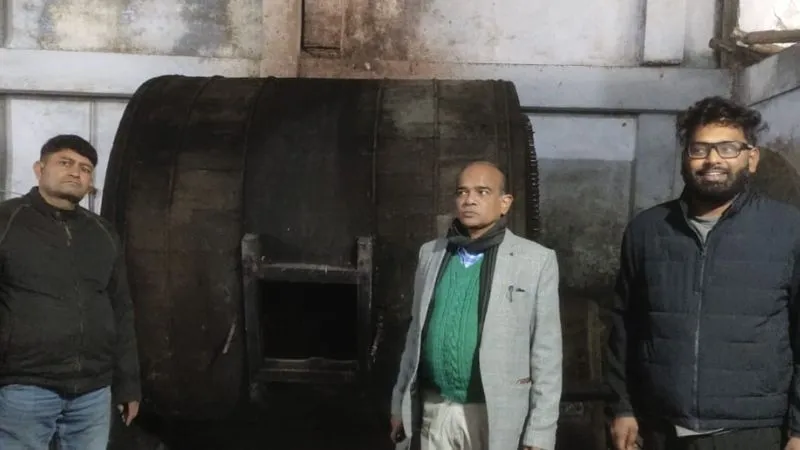 Kanpur: प्रशासन की सख्ती का दिखा असर..माघ मेले से पहले औचक निरीक्षण में बंद मिली सभी टेनरियां...