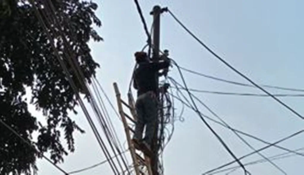 बरेली: महीने के अंतिम दिन चला अभियान, 200 कनेक्शन काटकर वसूले 20 लाख
