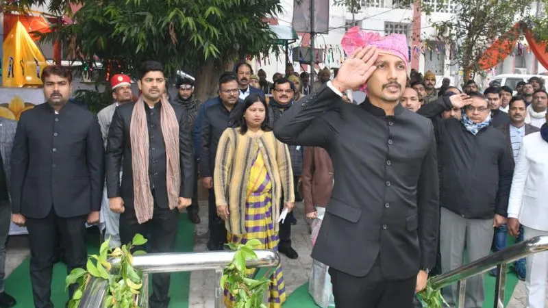 Kanpur News: गणतंत्र दिवस पर जिलाधिकारी विशाख जी अय्यर ने किया ध्वजारोहण....