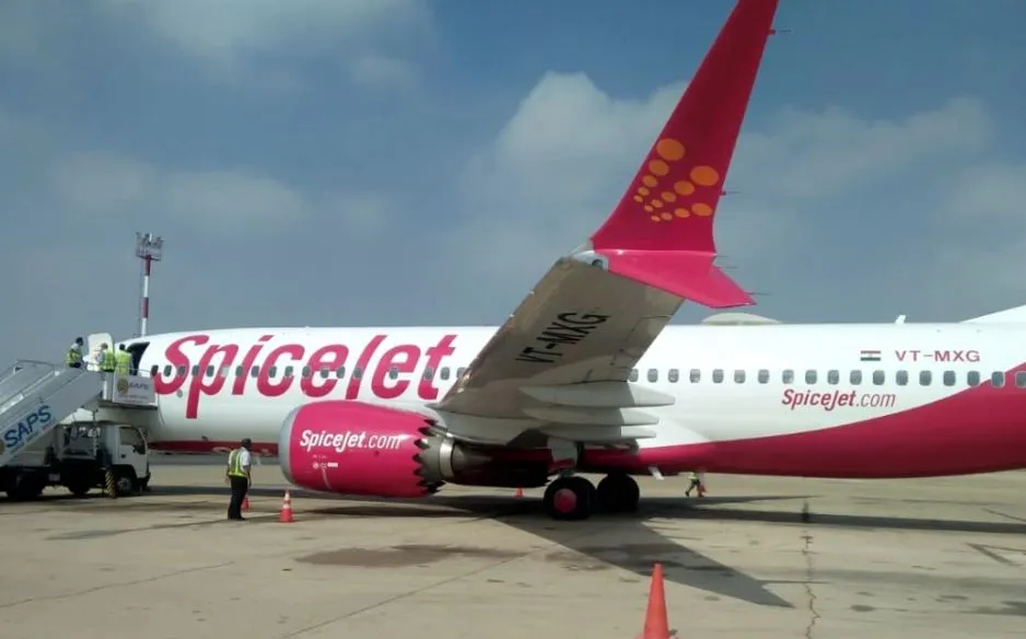 स्पाइसजेट के विमान में एक घंटे तक टॉयलेट में फंसा रहा यात्री, लैंडिंग के बाद ऐसे निकला बाहर