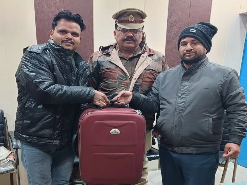 मुरादाबाद : पुलिस की सक्रियता से ऋषिकेश के उम्मेद सिंह को मिला बैग