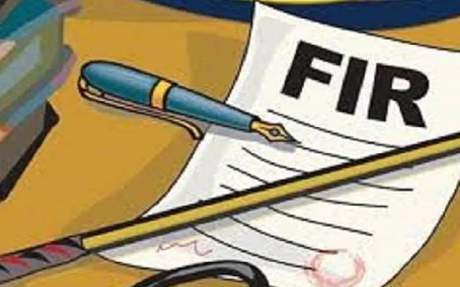 बरेली: सांड के हमले से बुजुर्ग की मौत के मामले में पशु चिकित्सा कल्याण अधिकारी पर FIR दर्ज