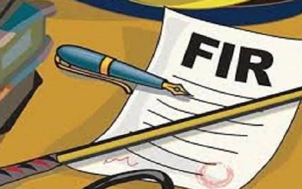 लखीमपुर-खीरी: अवैध कब्जेदारों ने लेखपाल से अभद्रता कर रोकी पैमाइश, आठ पर रिपोर्ट दर्ज 