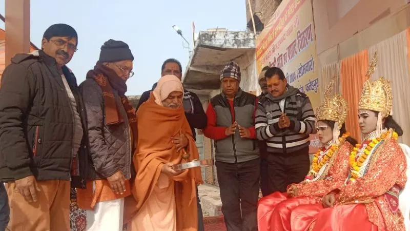 Ayodhya Ram Mandir: 'बजाओ ढोल स्वागत में, मेरे घर राम आए हैं'; प्राण प्रतिष्ठा पर सजाए गए मंदिर.. देखा गया Live Telecast...