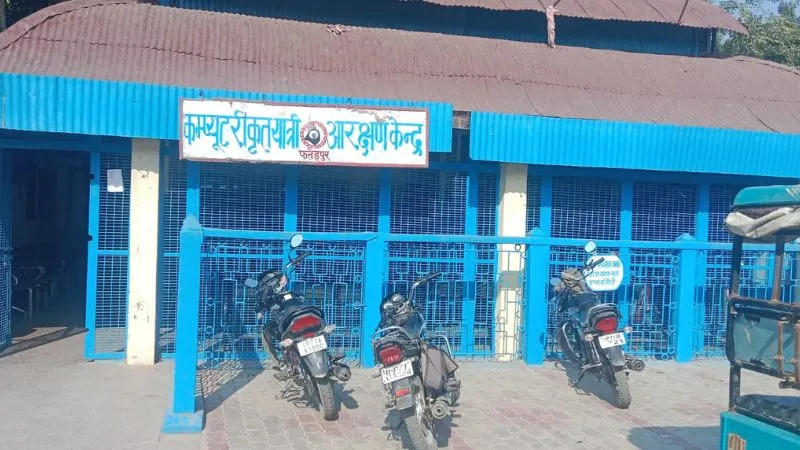 Railway Reservation: तत्काल आरक्षण पर दलालों का कब्जा; सुबह से खिड़कियों पर लगता जमावड़ा, एक ही हैंड राइटिंग से लिखे जाते कई नाम...