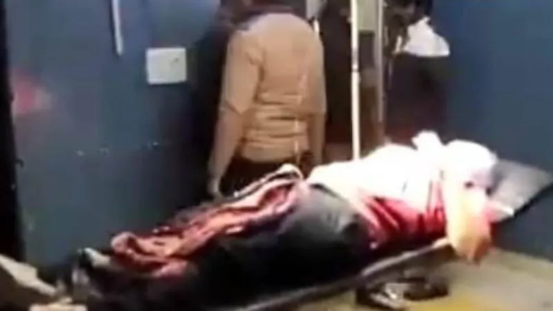 Banda Crime: फुफेरी बहन के हमलावर को तलाश रही पुलिस, डीएम कॉलोनी में ममेरे भाई ने किया था चाकू से हमला