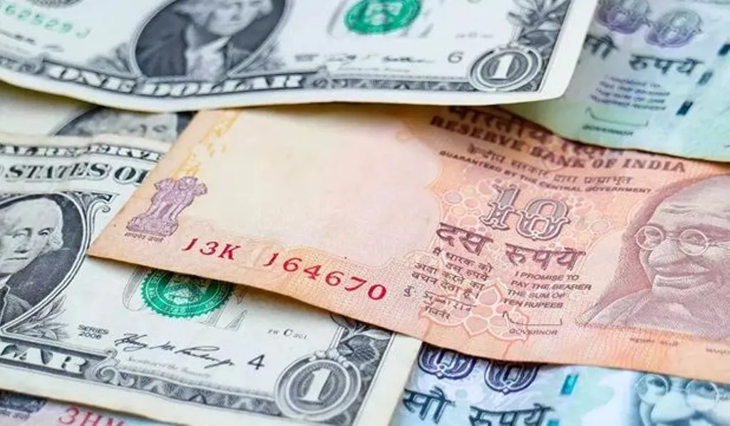 रुपया शुरुआती कारोबार में दो पैसे की बढ़त के साथ 83.01 प्रति डॉलर पर पहुंचा