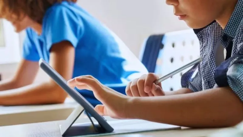  Kanpur News: 12 जनवरी तक होंगी प्री-बोर्ड परीक्षा,  बोर्ड की प्रयोगात्मक परीक्षाएं वायस रिकॉर्डर और सीसी कैमरों के बीच कराने के निर्देश..