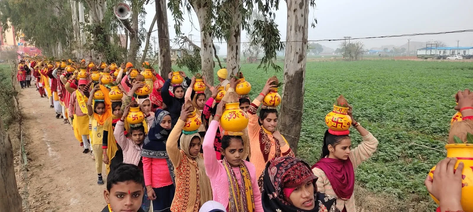 भव्य कलशयात्रा 1