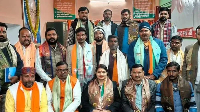 Jalaun News: भाजपा में हुए बदलाव; बदले गए मंडल अध्यक्ष, युवाओं को मिला मौका, इन्हें लगा झटका.. जानें..  