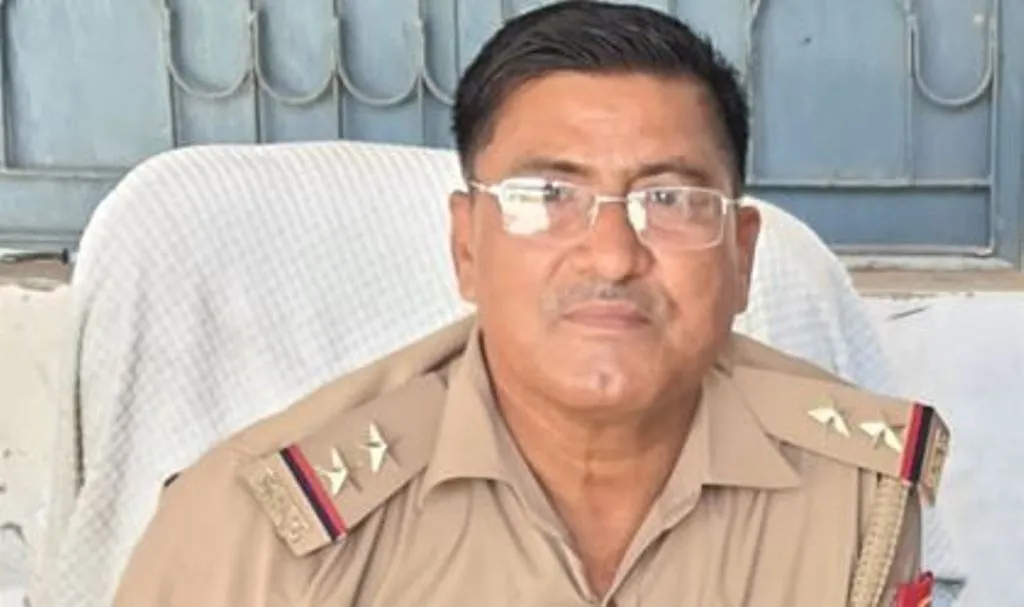 बदायूं: मुकदमे में एफआर लगाने के नाम पर रिश्वत लेते चौकी इंचार्ज समेत दो गिरफ्तार