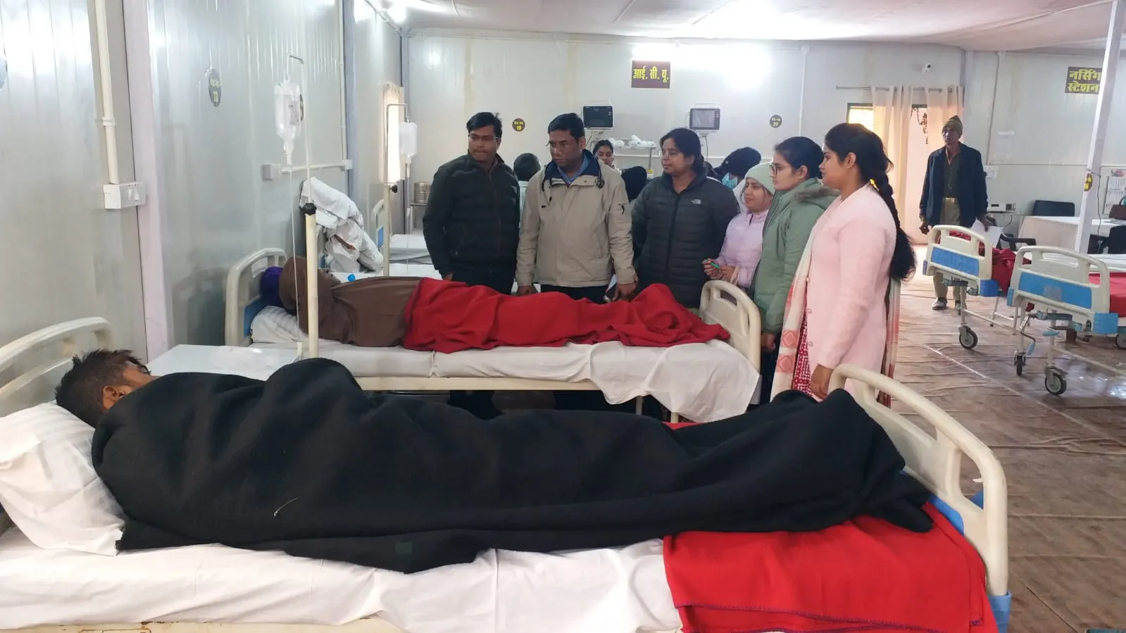 माघ मेला: तंबुओं में रहने वाले पांच हजार लोग ठंड से बीमार, व्यवस्था नदारद