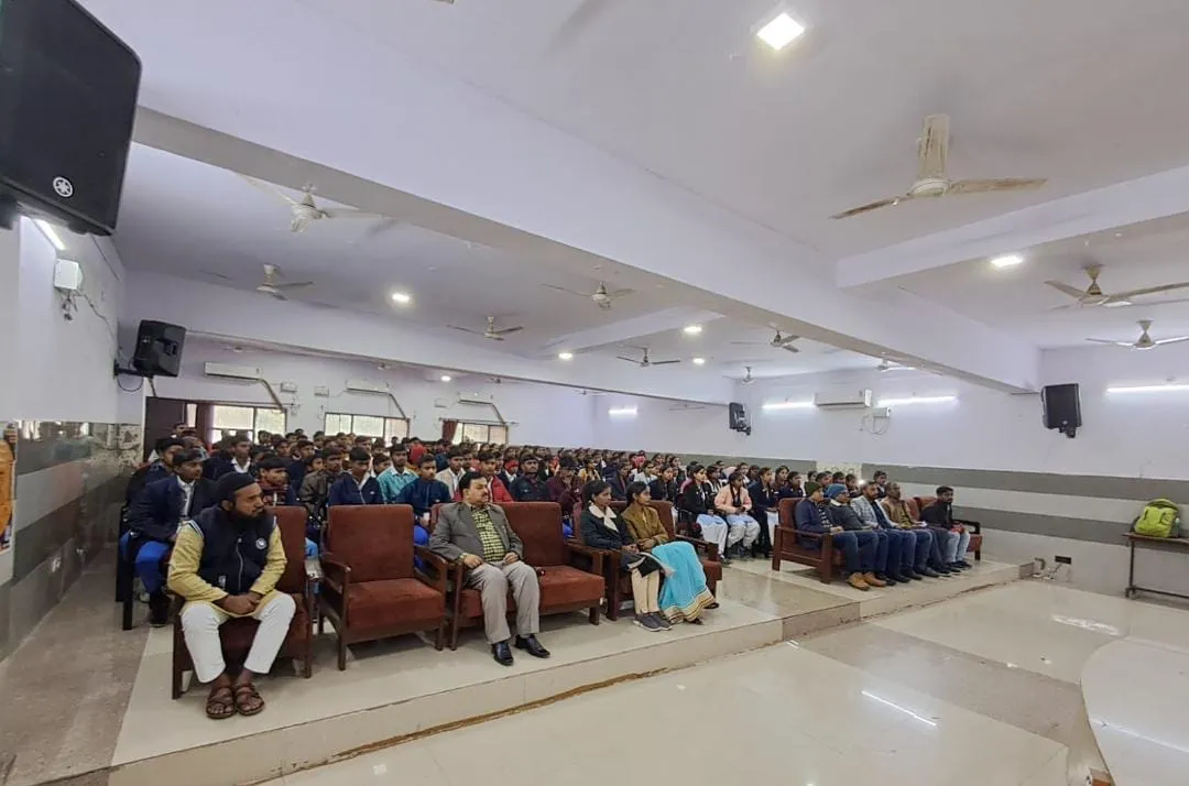 विकसित भारत के उपलक्ष्य में छात्र कनेक्टिविटी कार्यक्रम लखनऊ विश्वविद्यालय में आयोजित