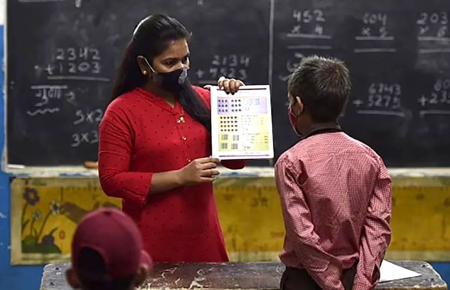 क्षमता से अधिक कार्यबल वाले जिलों में बेसिक शिक्षकों के स्थानांतरण की अनुमति नहीं-हाईकोर्ट