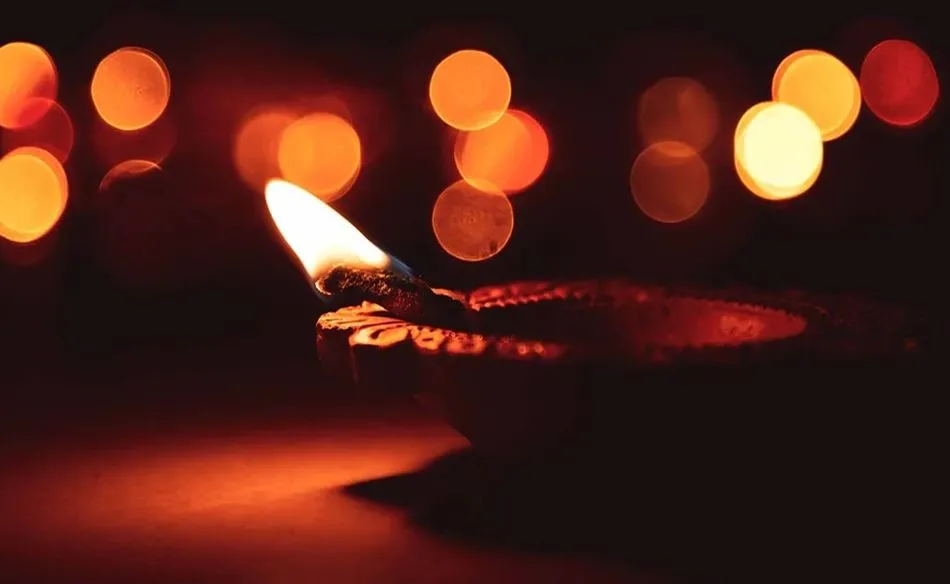 राम मंदिर प्राण प्रतिष्ठा समारोह: महाराष्ट्र के चंद्रपुर में ‘सियावर रामचंद्र की जय’ के आकार में जलाए गए हजारों दीये 