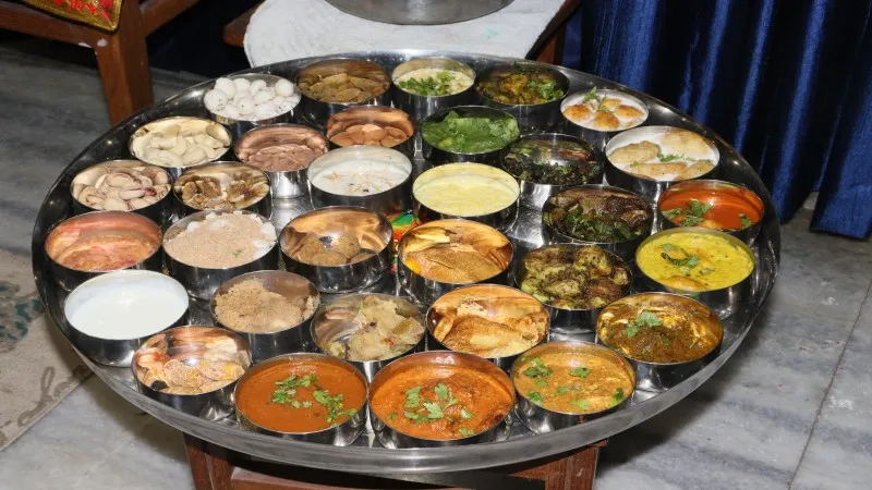 रामलला के प्राण प्रतिष्ठा को लेकर राममय हुआ लखनऊ, भंडारे-शोभा यात्रा का आयोजन (2)