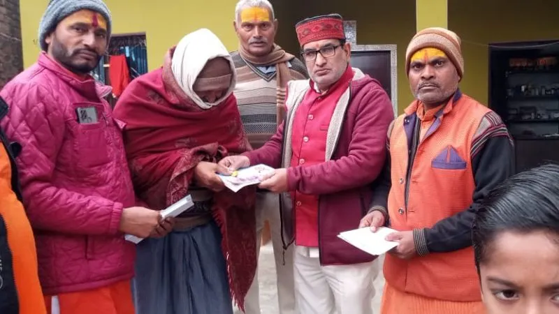 Fatehpur News: रामलला प्राण प्रतिष्ठा से पहले बढ़ी धार्मिक पुस्तकों की बिक्री, राम चित्रों से बाजारों में रौनक...