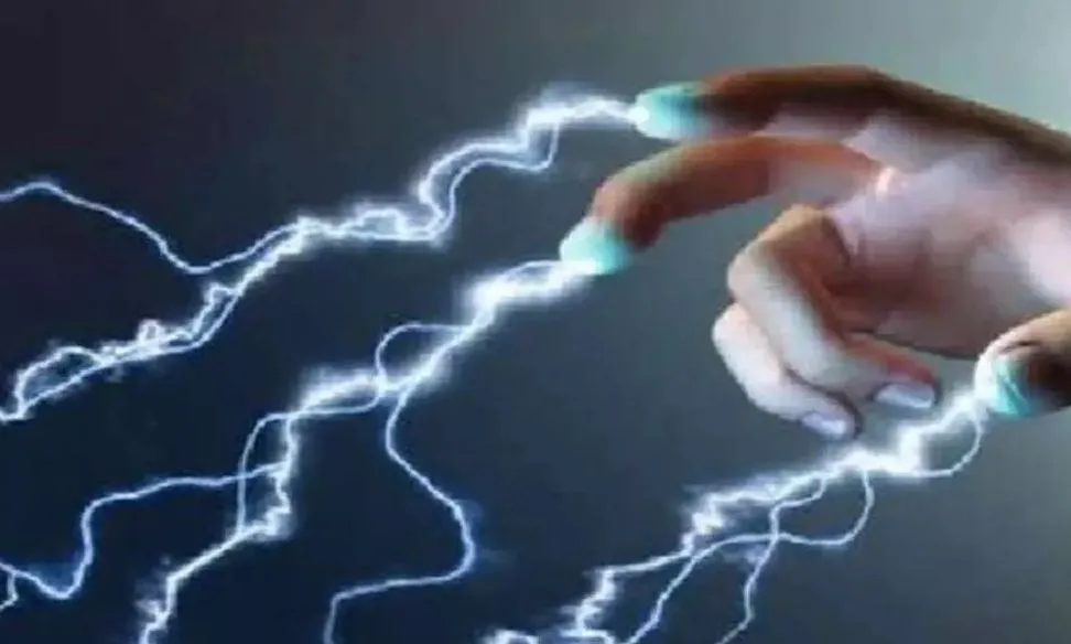 कर्नाटक: अभिनेता की तस्वीर वाला बैनर लगाते समय करंट लगने से तीन की मौत, तीन अन्य गंभीर रूप से घायल 