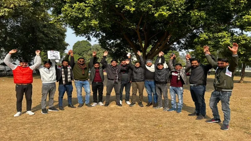 लोहिया की मूर्ति तोड़े जाने के विरोध में प्रदर्शन
