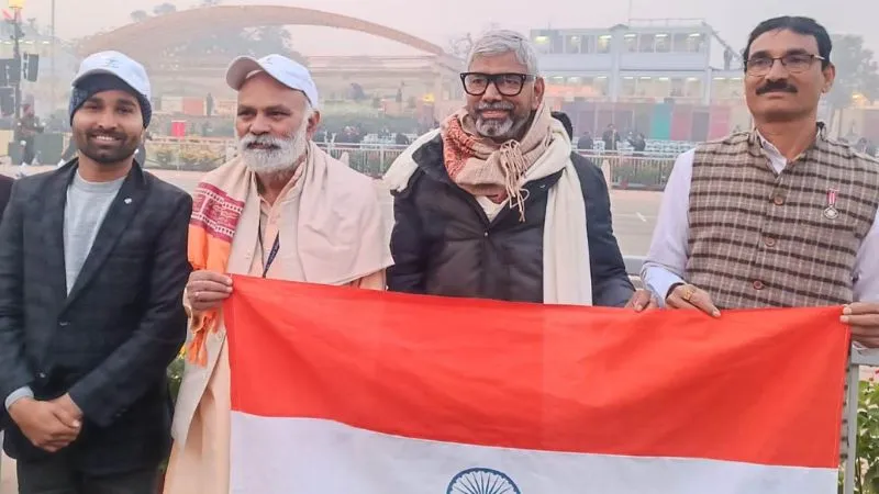 गणतंत्र दिवस समारोह के साक्षी बने वाटर हीरो रामबाबू तिवारी; फ्रांसीसी राष्ट्रपति के सामने वैष्णवी ने बैंड पर दी प्रस्तुति.....