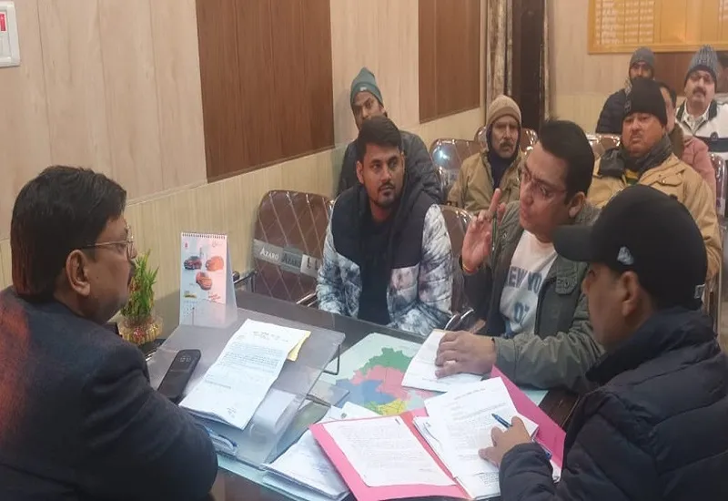 संभल : शहर में 15 से होंगे संकल्प यात्रा कार्यक्रम, तैयारी में जुटे अफसर