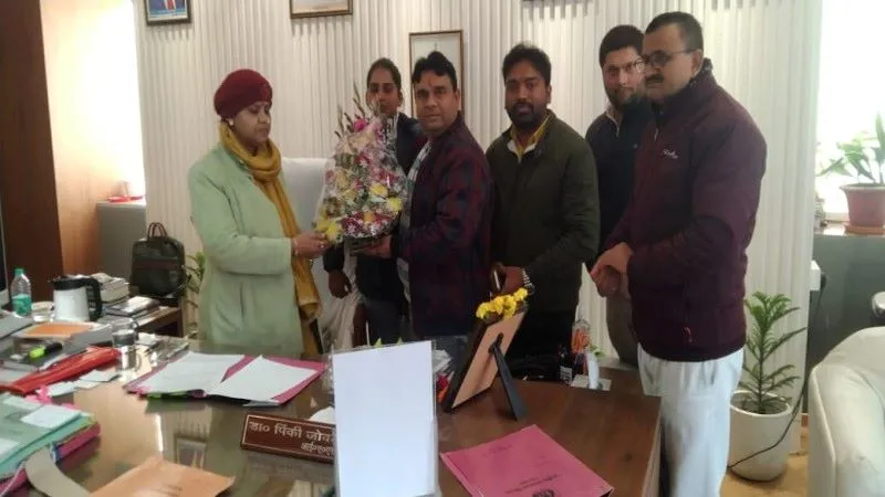 लखनऊ : संविदाकर्मियों को मिलेगा बीमा पॉलिसी का लाभ, जानें कितने दिन करना पड़ेगा इंतजार