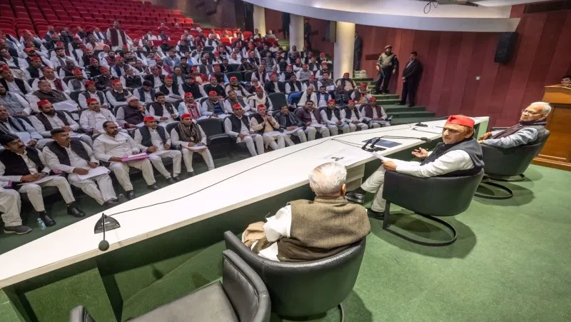 सपा मुखिया, अखिलेश यादव, (1)