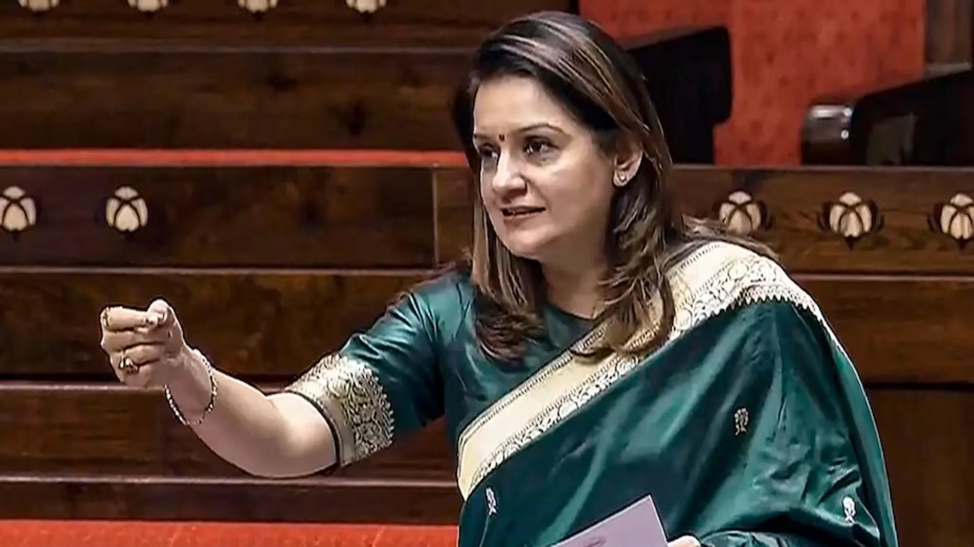 'महाराष्ट्र में ‘बिगड़ती’ कानून व्यवस्था को लेकर तत्काल हस्तक्षेप करें...' प्रियंका चतुर्वेदी की अमित शाह से मांग