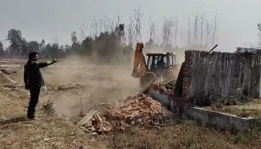 Bareilly News: बुलडोजर से ध्वस्त की गईं अवैध कॉलोनियां, बीडीए ने की बड़ी कार्रवाई