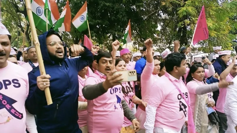 Run For Old pension scheme : मोदी, योगी, राहुल, मायावती और अखिलेश लेते OPS, तो कर्मचारियों को भी चाहिए पुरानी पेंशन