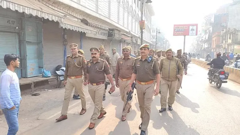 जुमे की नमाज को लेकर वाराणसी में हाई अलर्ट, चप्पे चप्पे पर पुलिस तैनात 