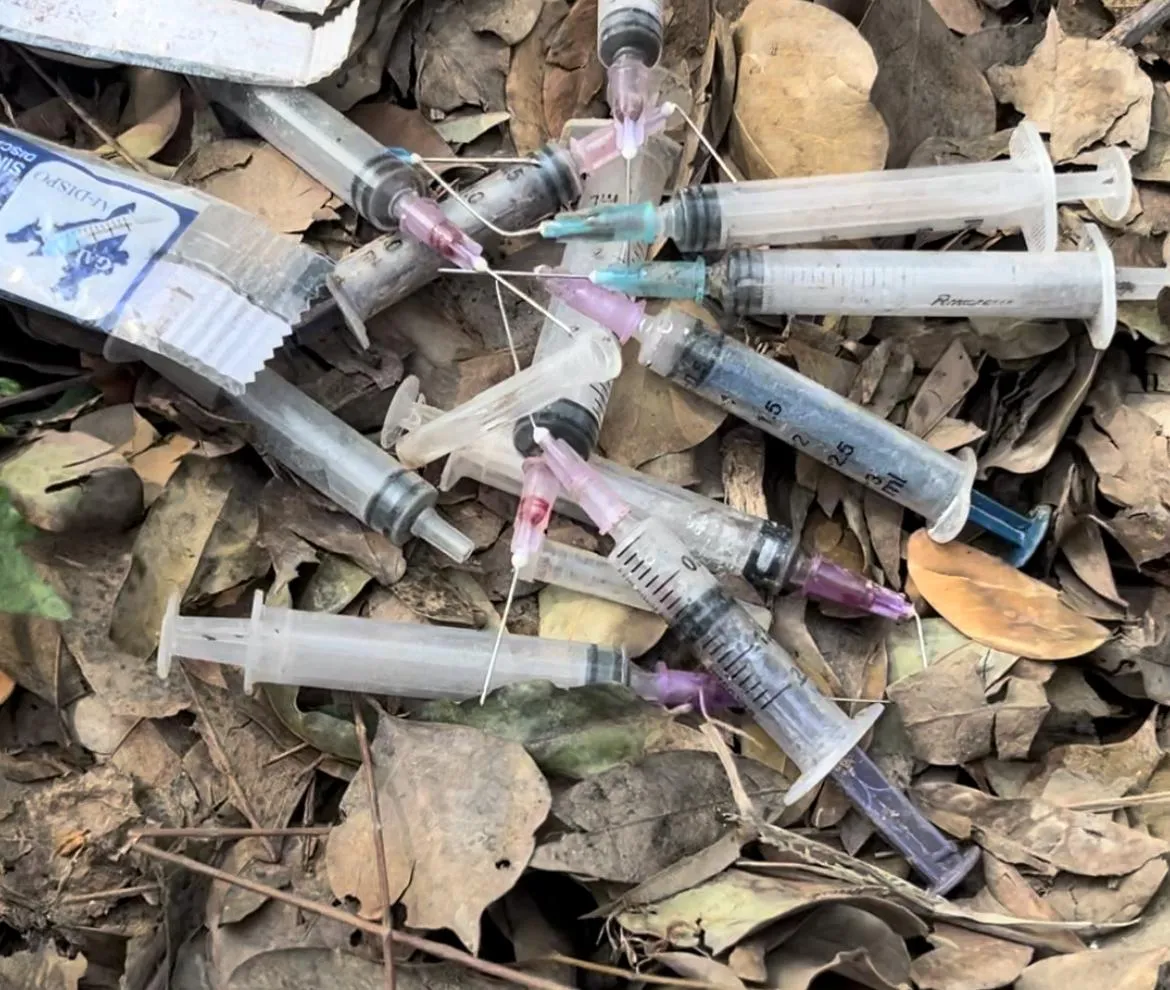 ‍Bareilly News: स्पोटर्स स्टेडियम में मिला यूज्ड सीरिंज का ढेर, आखिर यहां चल क्या रहा था? 