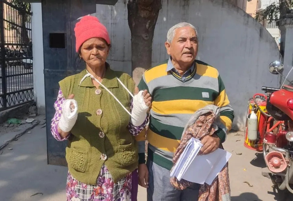 Bareilly News: क्रिकेट खेलने से मना करने पर महिला के हाथ तोड़े, पीड़िता ने SSP से लगाई न्याय की गुहार