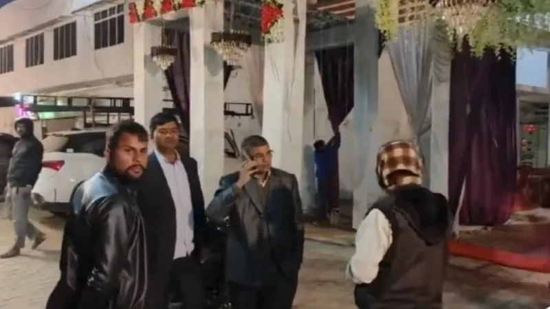हरदोई में बदमाशों के हौसले बुलंद, शादी में द्वाराचार के दौरान दूल्हे के पिता से हुई लूट!