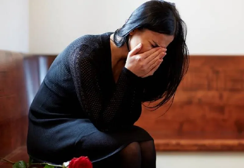प्रियजन की मौत से सालों पहले ही शोक में चले जाते हैं परिजन, जानिए वजह