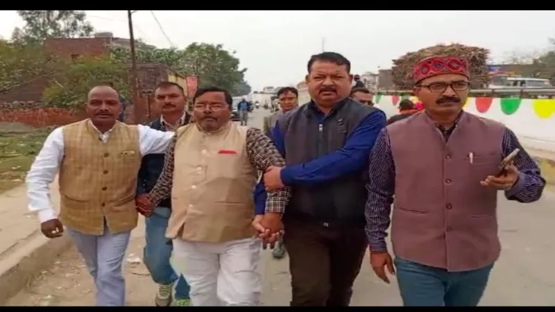 अयोध्या : दस हजार की रिश्वत लेते पकड़ा गया लेखपाल, पैमाइश के लिए मांगी थी रकम  