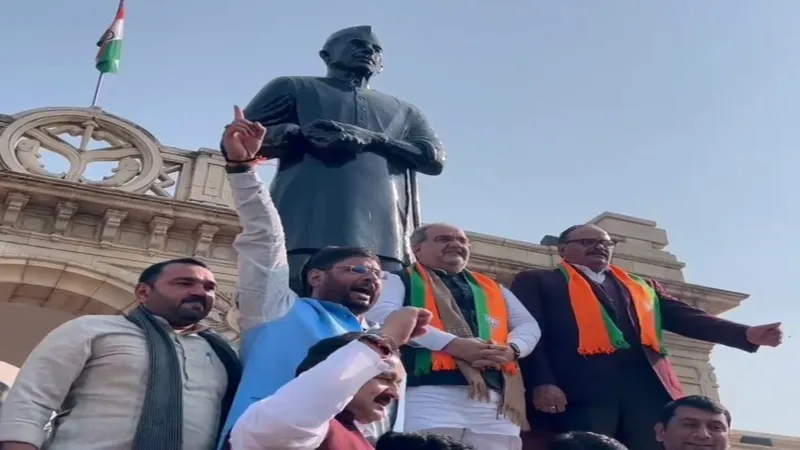 Bharat Ratna : चौधरी चरण सिंह की प्रतिमा पर BJP ने किया माल्यार्पण, PM Modi का जताया आभार