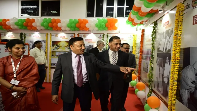 Video: लखनऊ पहुंचे CEC, निर्वाचन-बढ़ते कदम प्रदर्शनी का किया शुभारम्भ 