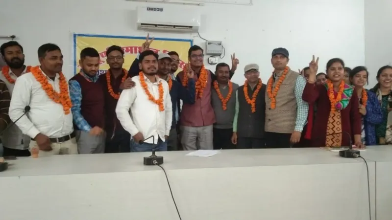 अयोध्या : पुनीत लेखपाल संघ के अध्यक्ष और सौरभ चुने गए मंत्री 