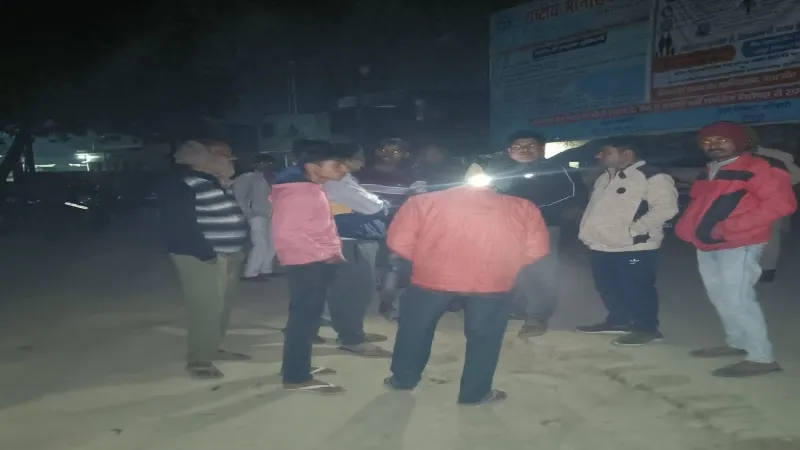 सीतापुर: अज्ञात वाहन की टक्कर से बाइक सवार दो युवकों की मौत 