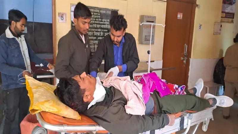 हरदोई में महिला के घर में खून से लथपथ मिला युवक, अस्पताल में चल रहा इलाज 