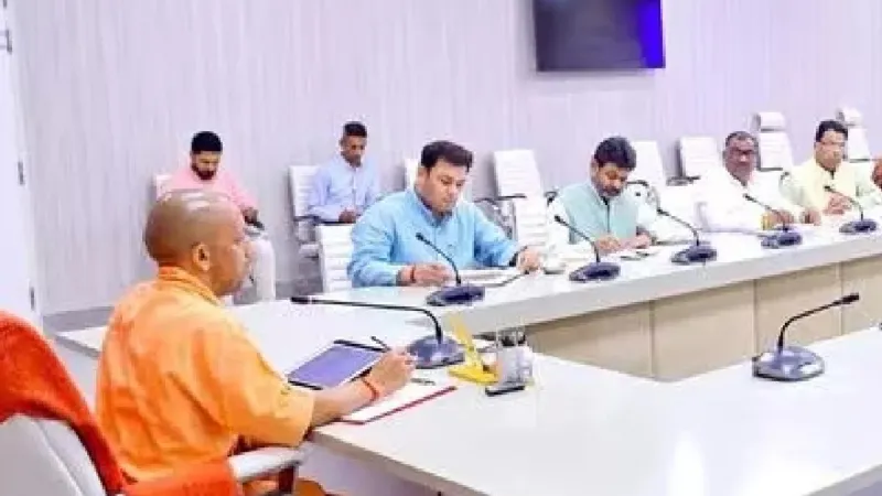 NCR की तर्ज पर होगा UP का विकास, CM योगी ने दिया निर्देश-तैयार करें रीजनल डेवलपमेंट प्लान 