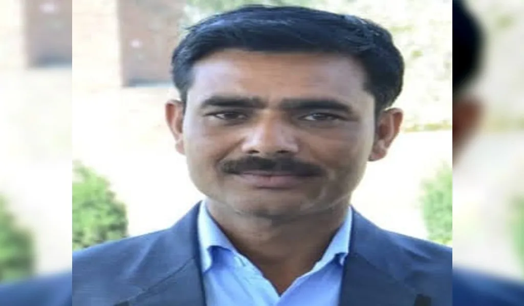  Budaun News: खाली पड़े आवास में फंदे पर लटका मिला सफाईकर्मी का शव, दो दिन से था लापता