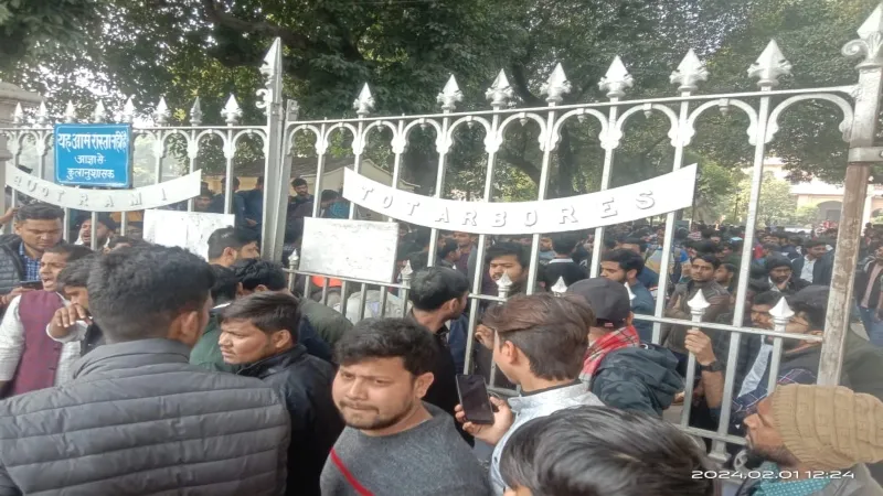 इविवि छात्रों ने डीजीपी व पीएम को भेजा पिटाई का आडियो और पत्र, कार्रवाई की उठाई मांग