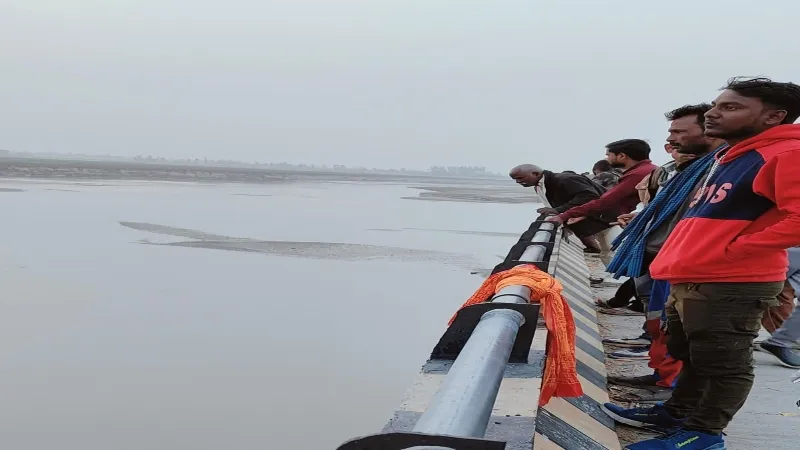 बहराइच में पत्नी से विवाद के बाद युवक ने पुल से लगाई छलांग