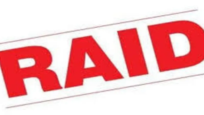 आगरा में SGST टीम की बड़ी कार्रवाई, बुलियन कारोबारी के ठिकानों पर Raid  