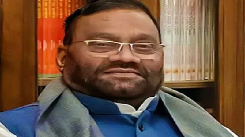इंडिया गठबंधन का हिस्सा बन सकते हैं स्वामी प्रसाद मौर्य, कल दिल्ली जाने की है तैयारी  