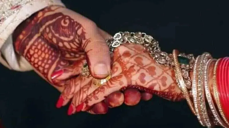लखनऊ : शादीशुदा युवक ने रचाई दूसरी शादी, पत्नी का घर बेच हड़प लिए रुपये