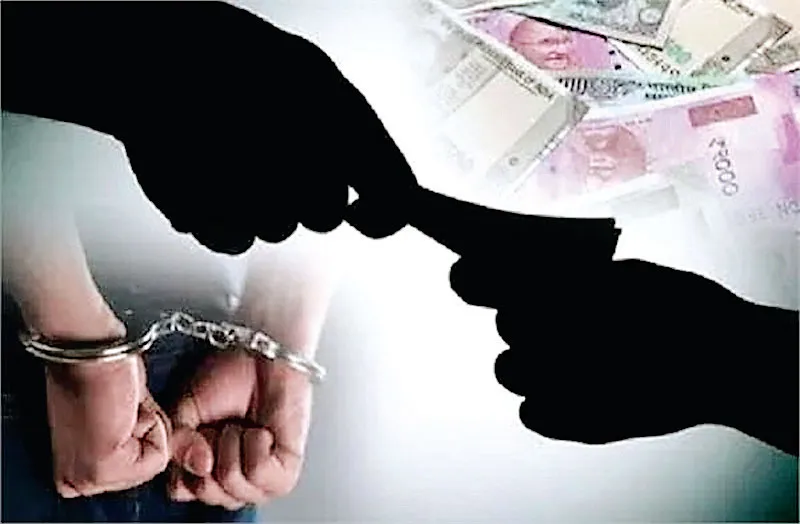 बरेली: रिश्वत लेते जिला उद्योग केंद्र के सहायक प्रबंधक गिरफ्तार, एंटी करप्शन टीम ने रंगे हाथ पकड़ा