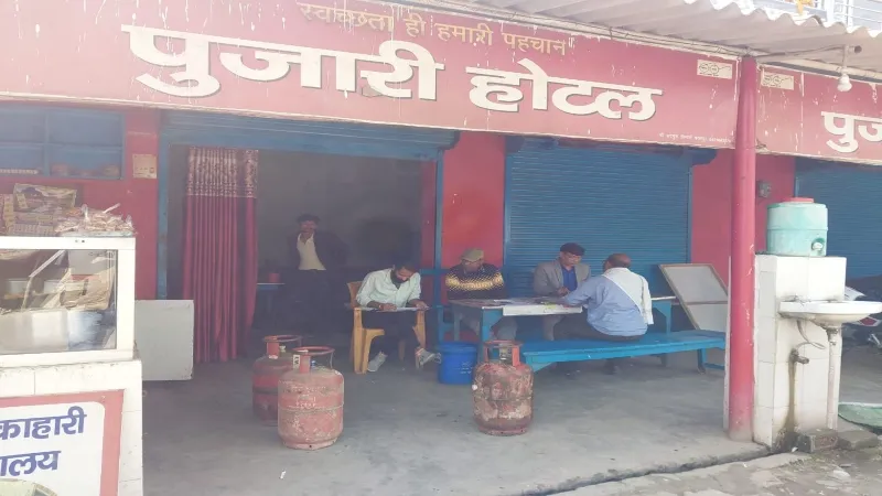 गोंडा में ढाबे पर हो रहा था घरेलू गैस का उपयोग, Raid में पकड़े गए सिलेंडर  
